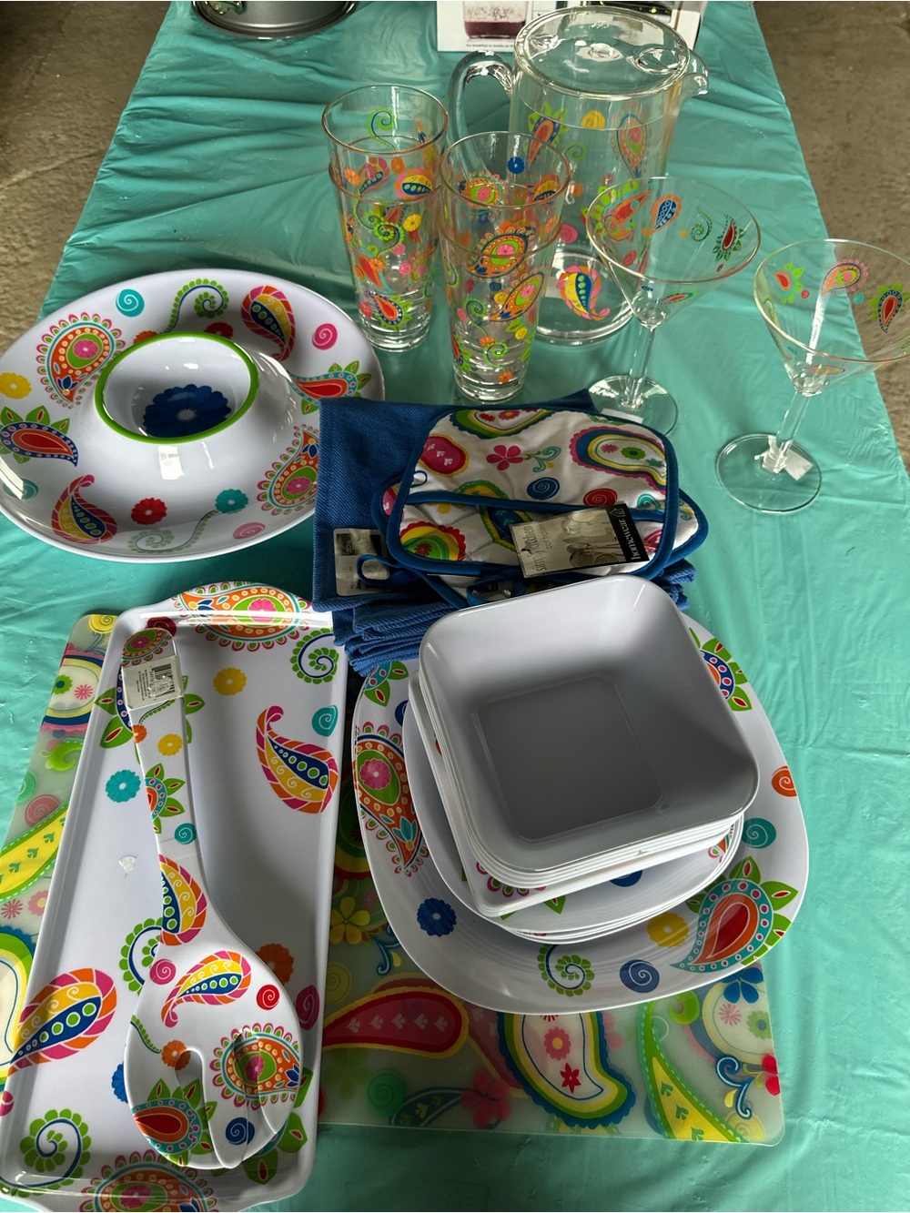 Multicolor Paisley Melamine Dining bundle
